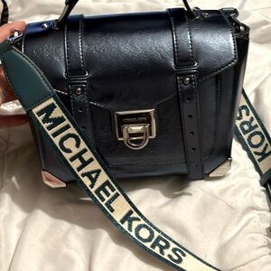 EUC Michael Kors Manhattan Crossbody Handbag Silver Blue metallic small $298